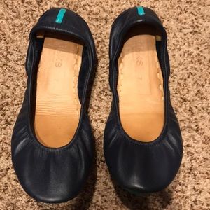 Navy size 7 TIEKS